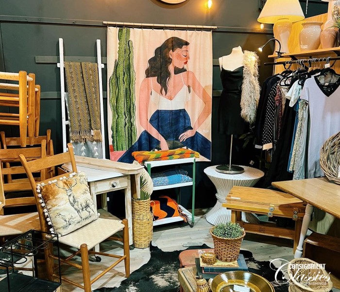 consignment-classics-dealer-stall-007