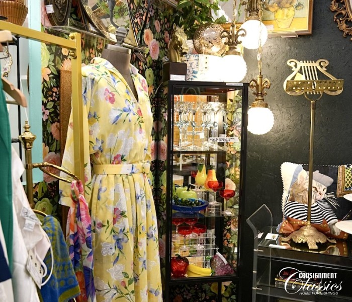 consignment-classics-dealer-stall-011