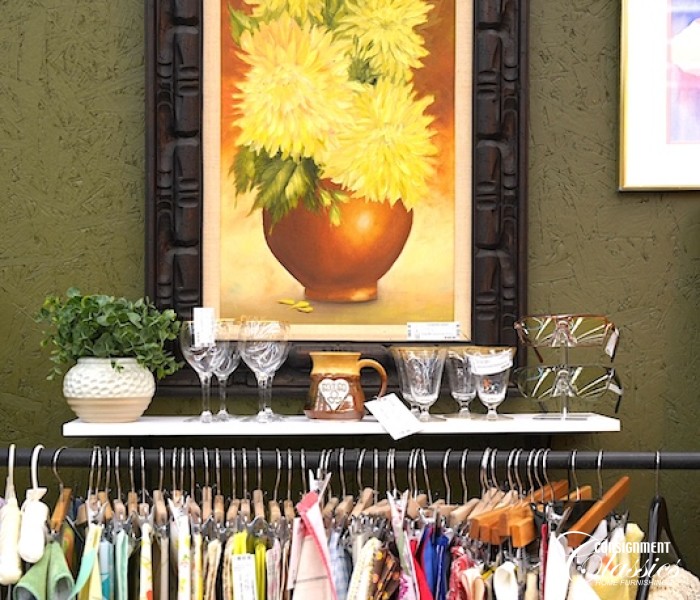 consignment-classics-dealer-stall-013