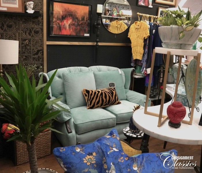 consignment-classics-dealer-stall-014